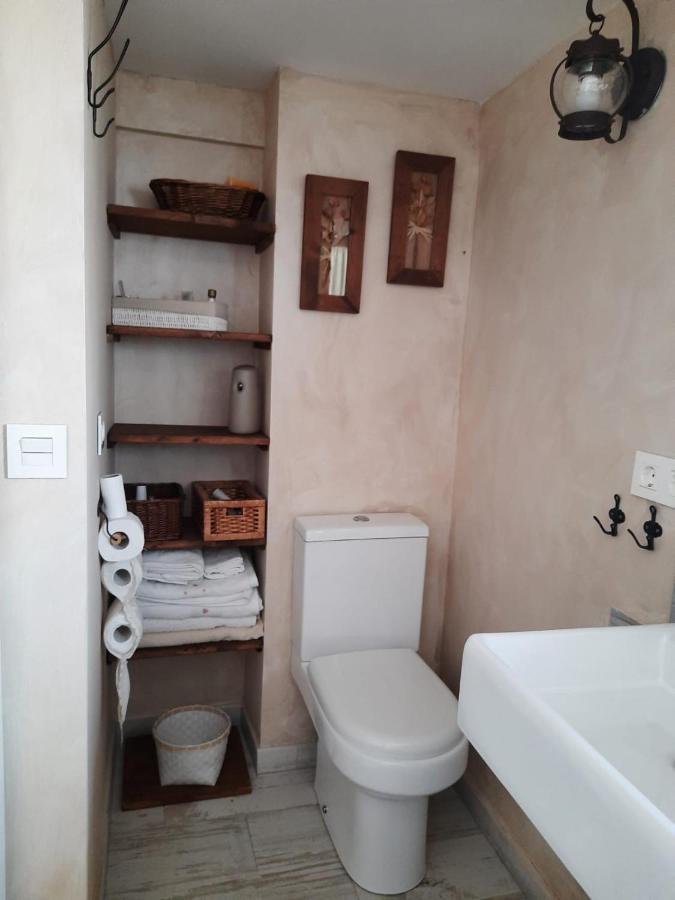 Un Apartamento Vacacional Con Detalles De Un Hogar Майрена-дель-Альхарафе Екстер'єр фото