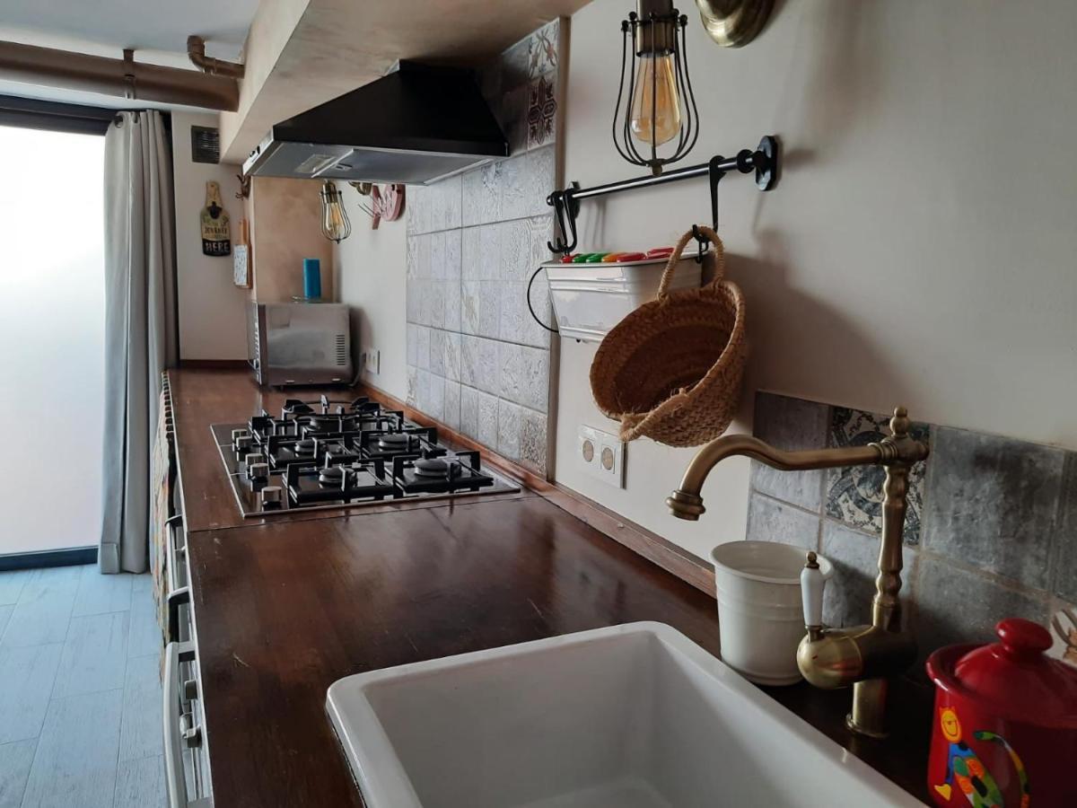 Un Apartamento Vacacional Con Detalles De Un Hogar Майрена-дель-Альхарафе Екстер'єр фото
