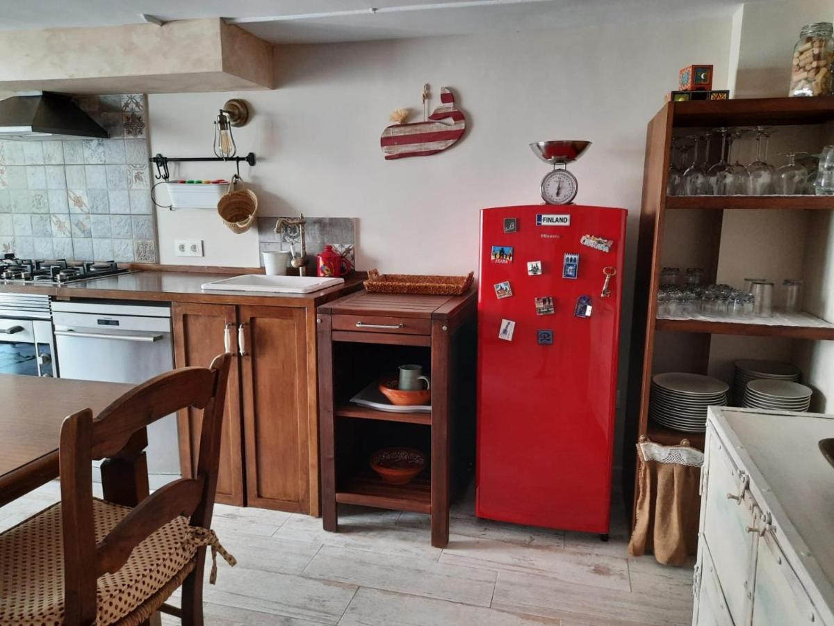 Un Apartamento Vacacional Con Detalles De Un Hogar Майрена-дель-Альхарафе Екстер'єр фото